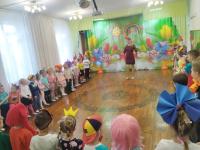 День смеха, шуток и веселья